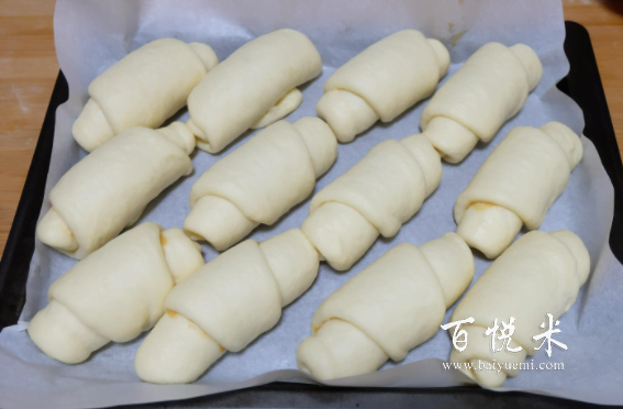 在家烤面包,配方自己改,低糖無(wú)油更健康,做法太簡(jiǎn)單了